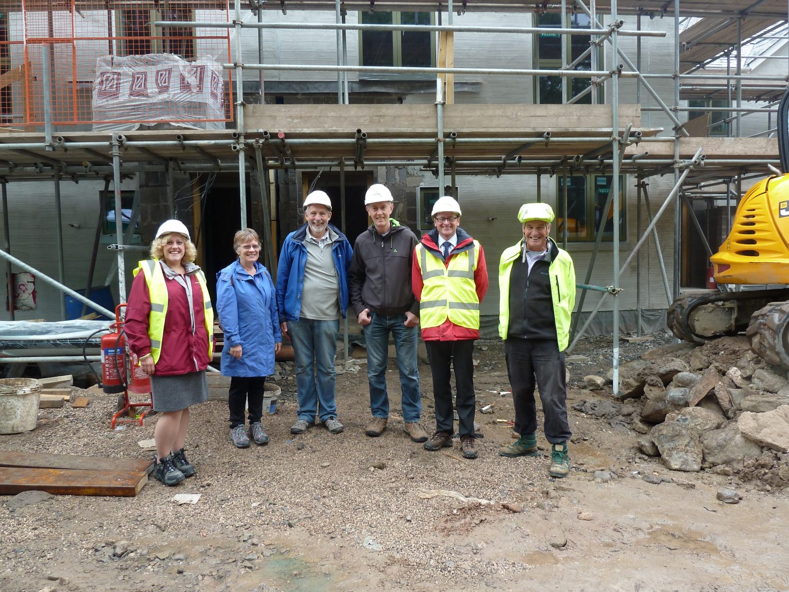 build-group-of-people-on-construction-site-1536x1152
